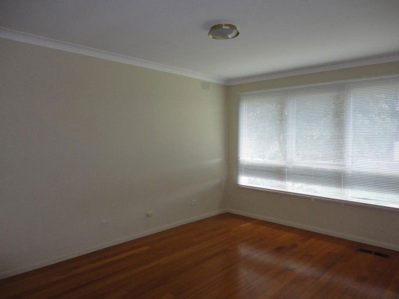1/5 Lloyd Avenue, Epping VIC 3076