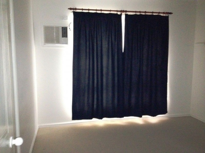 33 Bolderwood Parade, Reservoir VIC 3073