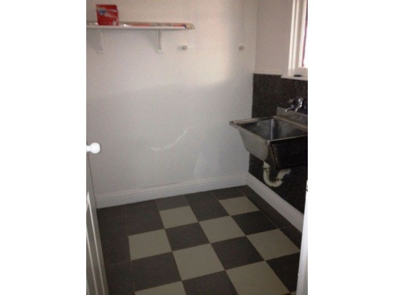 33 Bolderwood Parade, Reservoir VIC 3073