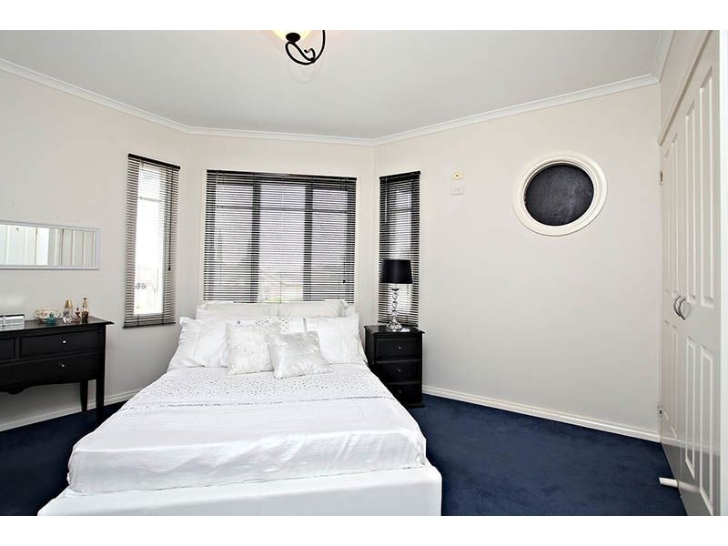 27 Manning Clark Road, Mill Park VIC 3082