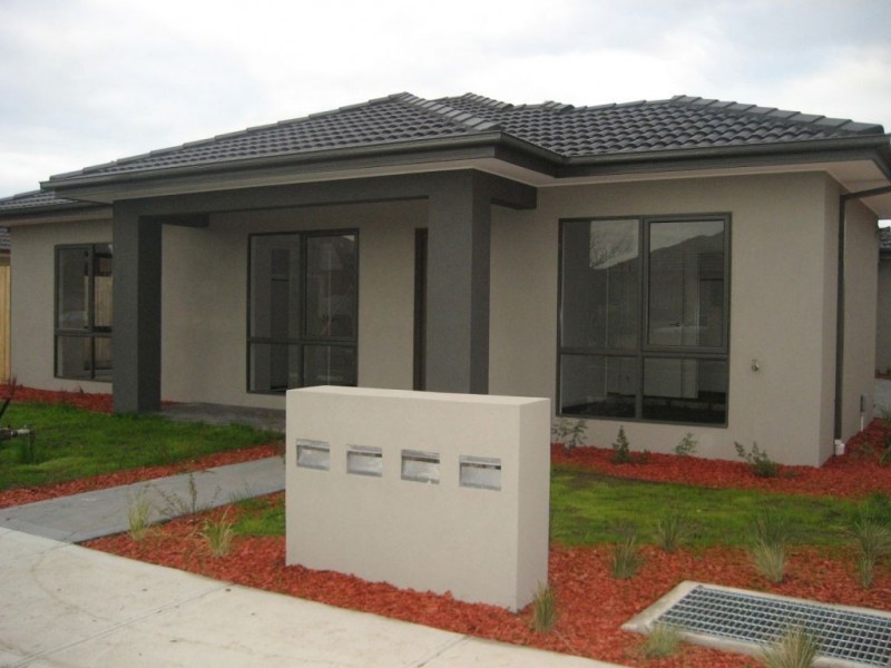 1/2 Currajong Street, Thomastown VIC 3074