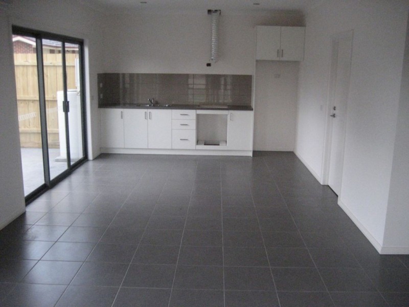 1/2 Currajong Street, Thomastown VIC 3074