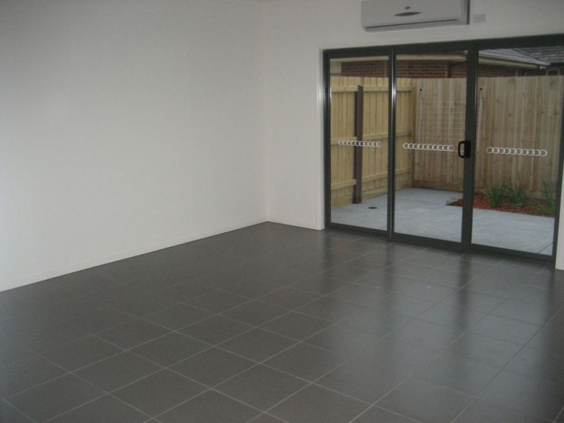 3/2 Currajong Street, Thomastown VIC 3074