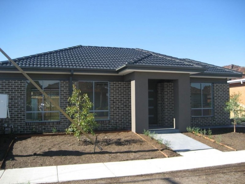 1/2 Hamilton Court, Lalor VIC 3075