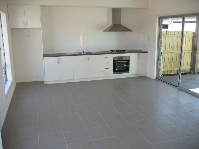 4/2 Hamilton Court, Lalor VIC 3075