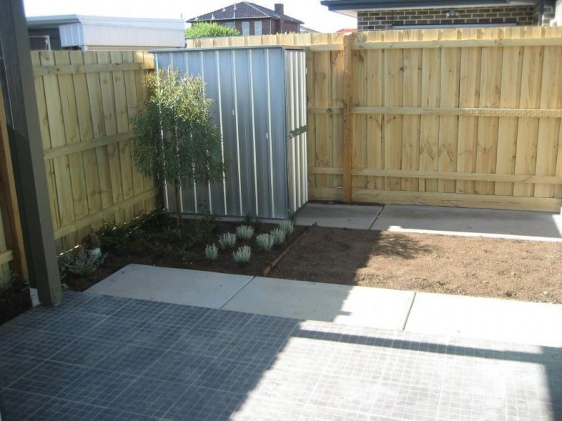 4/2 Hamilton Court, Lalor VIC 3075