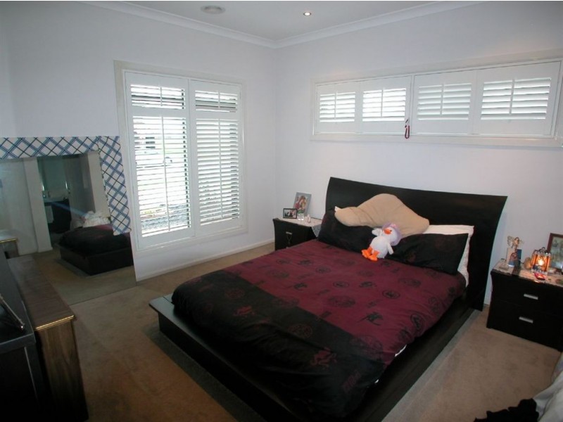 90 Hawkstowe Parade, South Morang VIC 3752