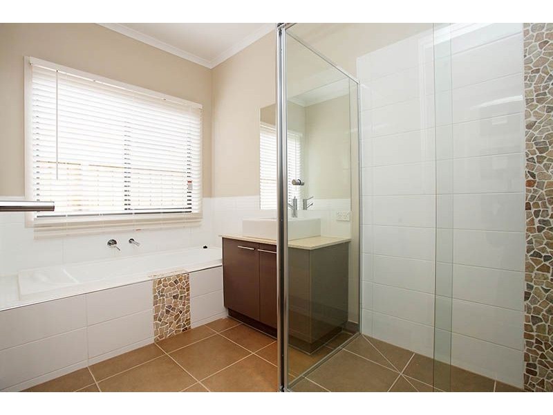 19 Starlight Gardens, Epping VIC 3076