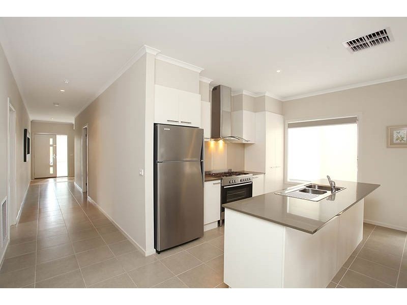 19 Starlight Gardens, Epping VIC 3076