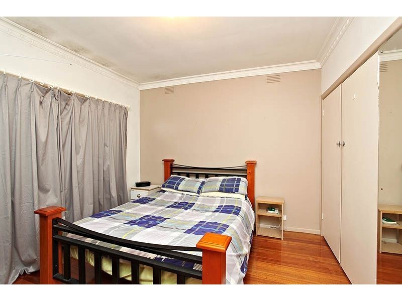 38 Mount View Road, Thomastown VIC 3074