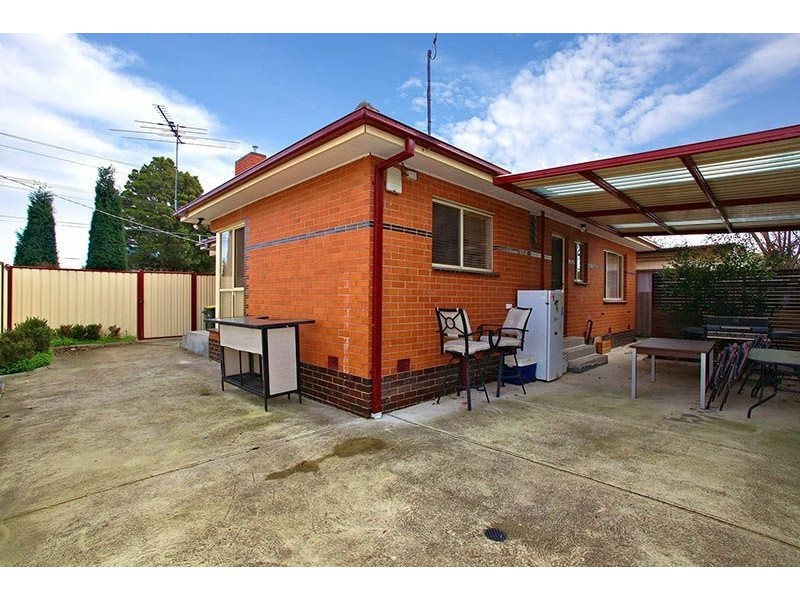 38 Mount View Road, Thomastown VIC 3074