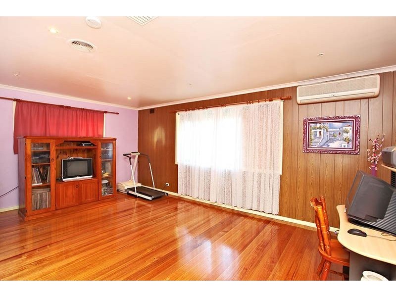 24 Larch Street, Thomastown VIC 3074