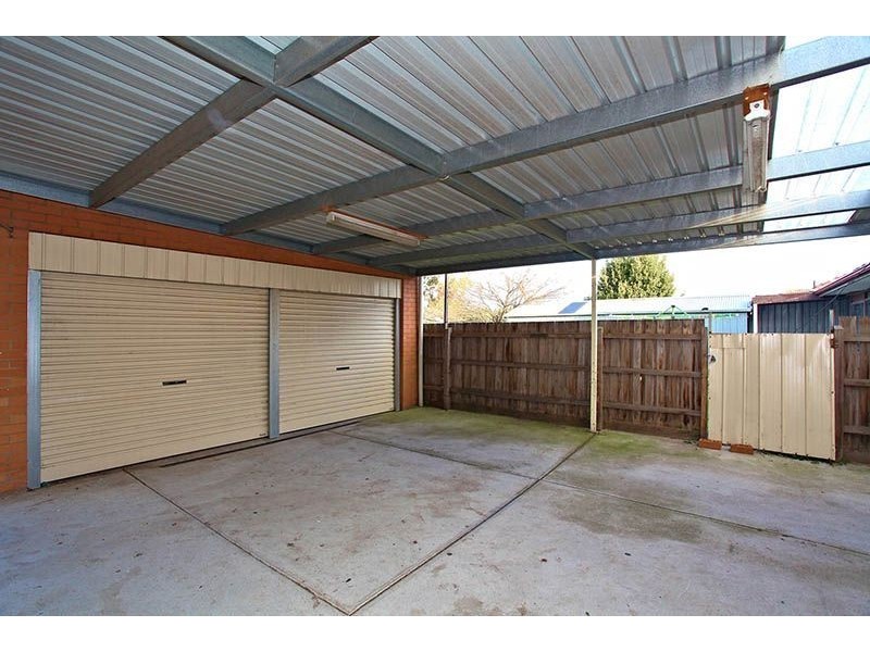 24 Larch Street, Thomastown VIC 3074