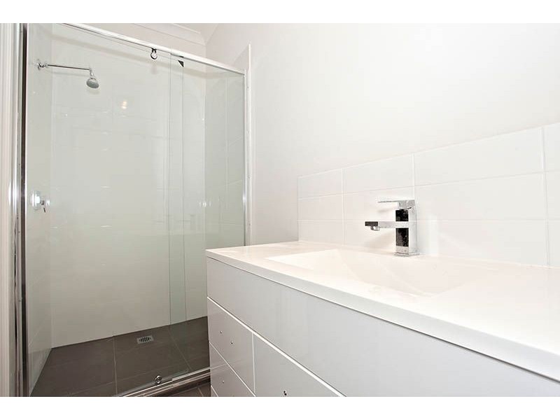 1/2 Currajong Street, Thomastown VIC 3074