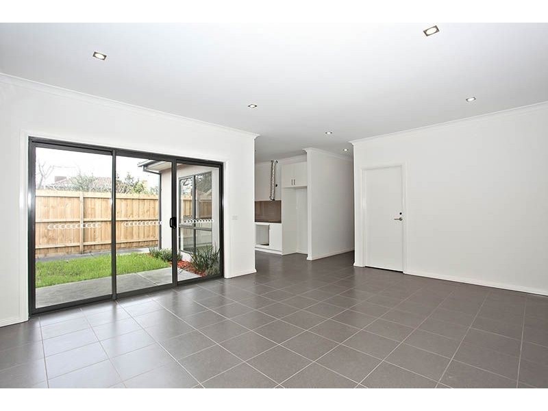 3/2 Currajong Street, Thomastown VIC 3074