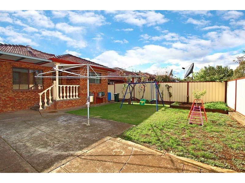 30 Maritana Crescent, Thomastown VIC 3074