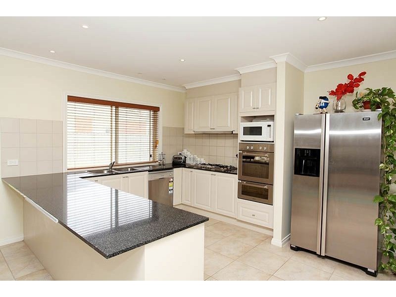 71 Greenfields Drive, Epping VIC 3076
