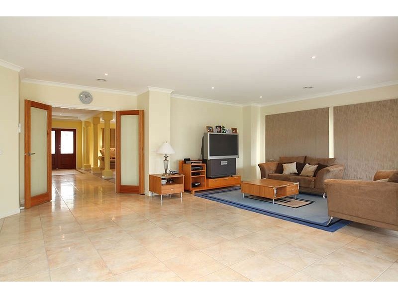 71 Greenfields Drive, Epping VIC 3076