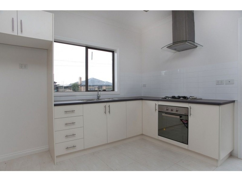 2/19 Poplar Street, Thomastown VIC 3074