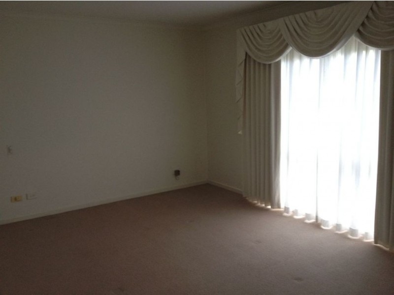 2/96 Alexander Avenue, Thomastown VIC 3074