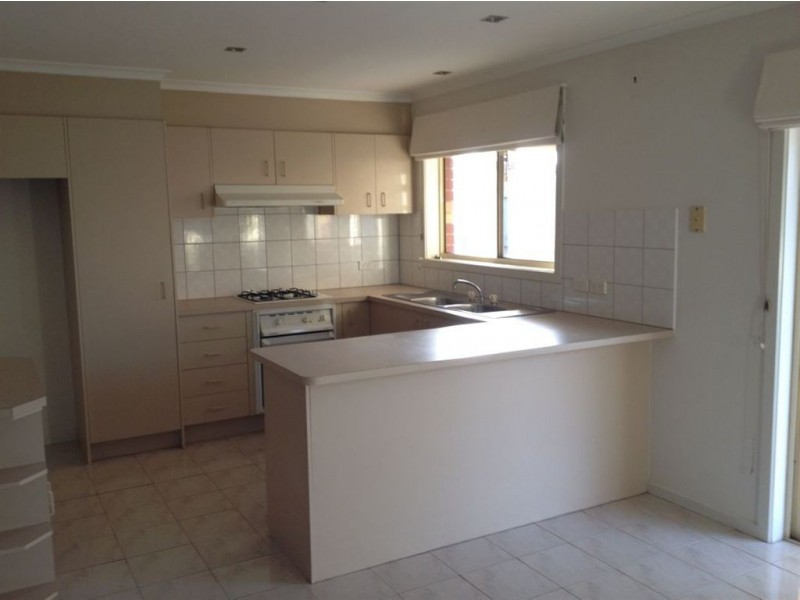 2/96 Alexander Avenue, Thomastown VIC 3074