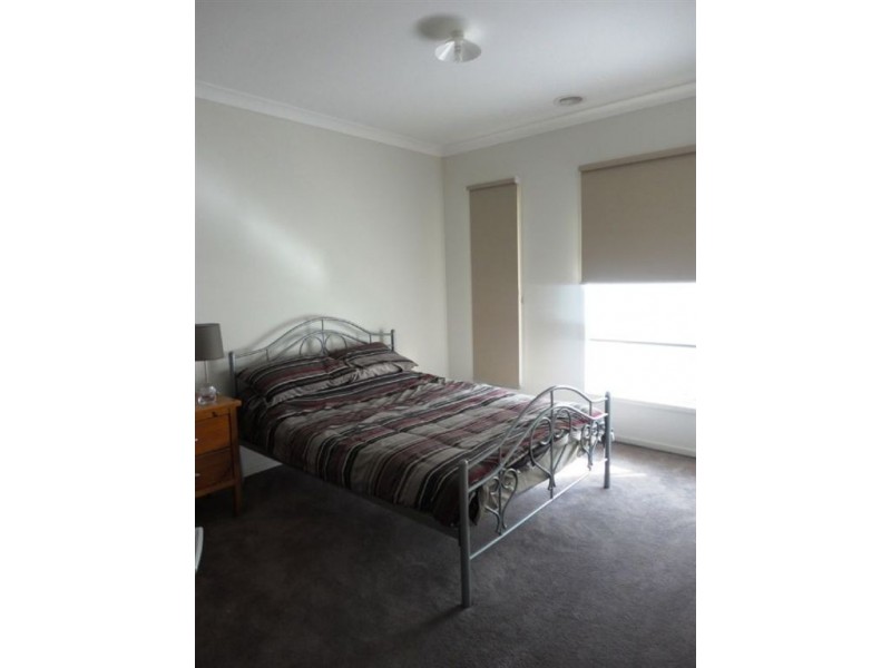 8 Gerald Street, Craigieburn VIC 3064