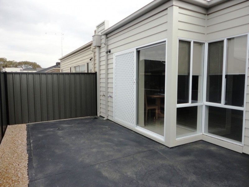 8 Gerald Street, Craigieburn VIC 3064