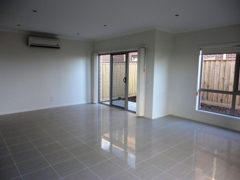 11 Mecklenburg Close, Epping VIC 3076