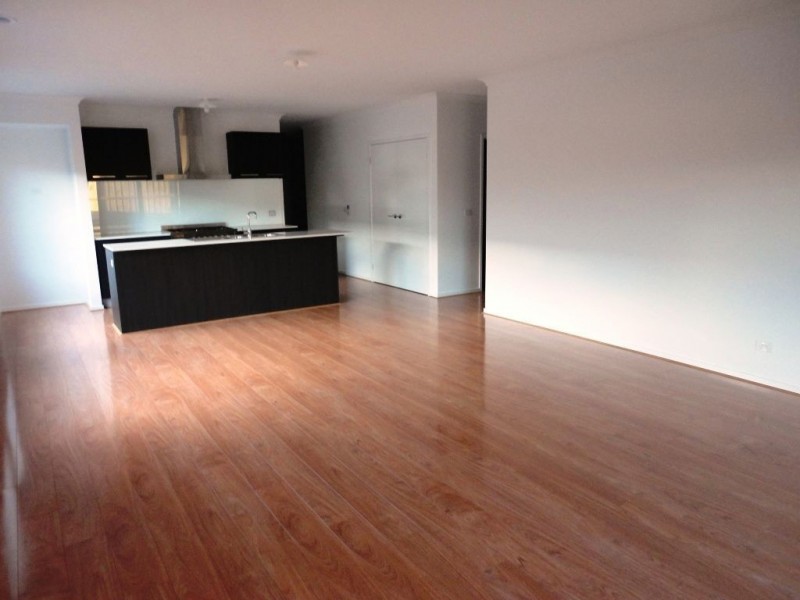 12 Sandover Street, Doreen VIC 3754