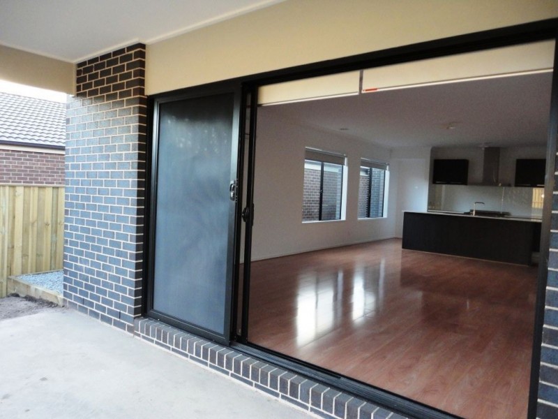 12 Sandover Street, Doreen VIC 3754