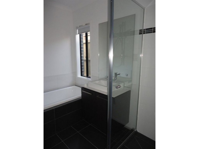 12 Sandover Street, Doreen VIC 3754