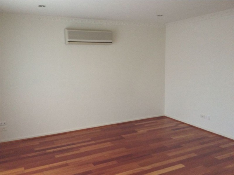 2/96 Alexander Avenue, Thomastown VIC 3074