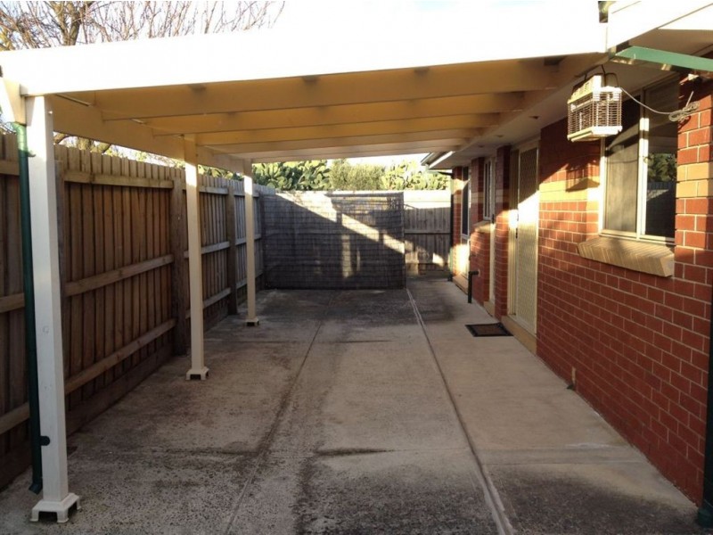 2/96 Alexander Avenue, Thomastown VIC 3074