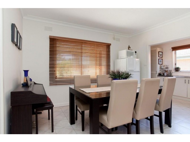 104 Alexander Ave, Thomastown VIC 3074