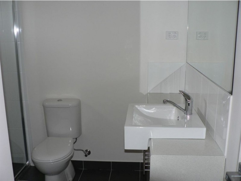 2/27 Westall Street, Thomastown VIC 3074