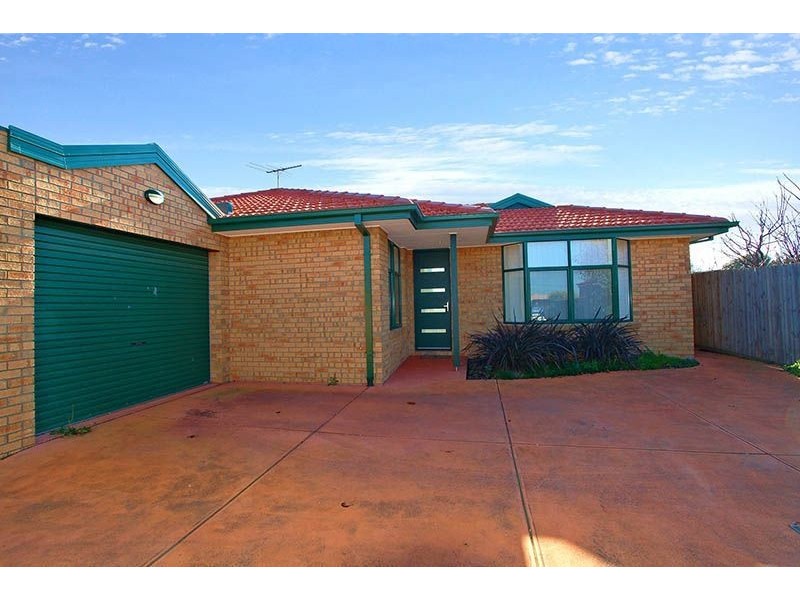 2/12 Carbon Crescent, Mill Park VIC 3082