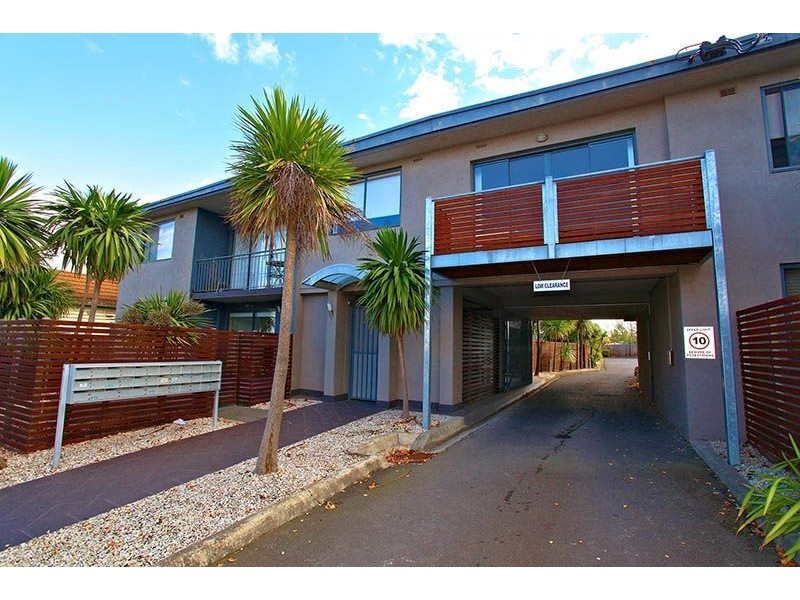 16/383 Gilbert Road, Preston VIC 3072