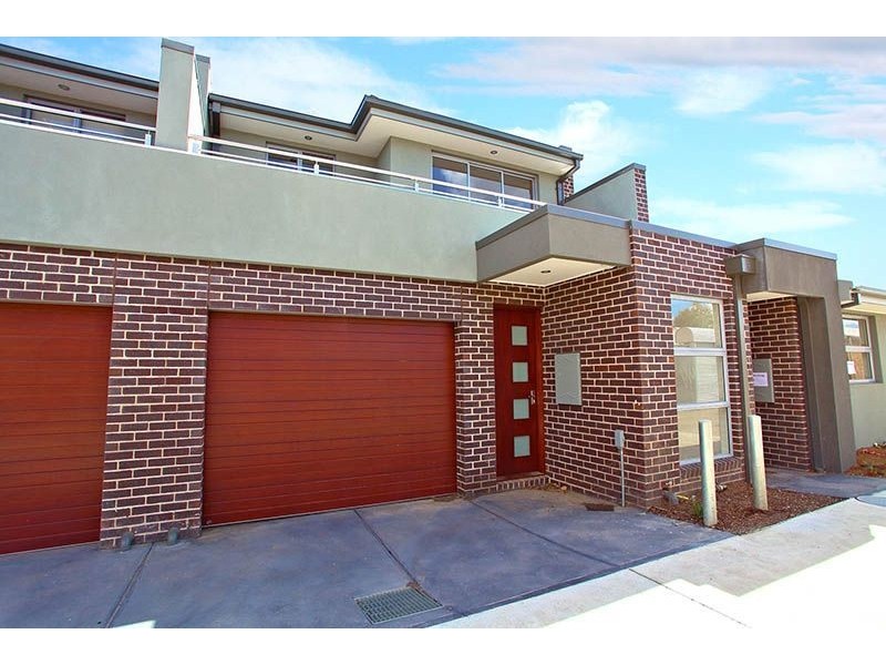 8 Mustang Lane, Thomastown VIC 3074