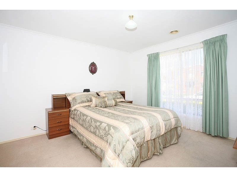 16 Murchison Way, Thomastown VIC 3074