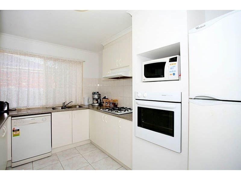 16 Murchison Way, Thomastown VIC 3074