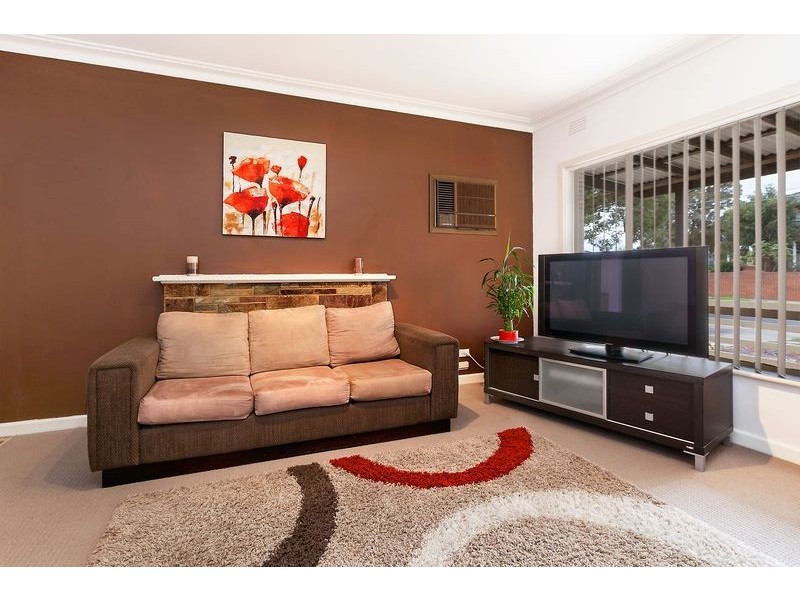 21 Mount View Road, Thomastown VIC 3074