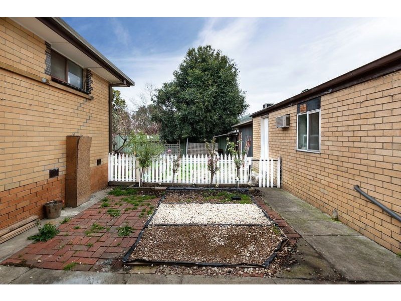 21 Mount View Road, Thomastown VIC 3074