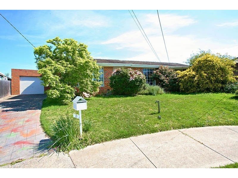 8 Bunting Court, Lalor VIC 3075