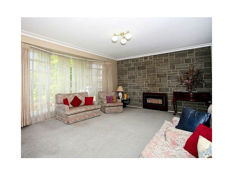 8 Bunting Court, Lalor VIC 3075
