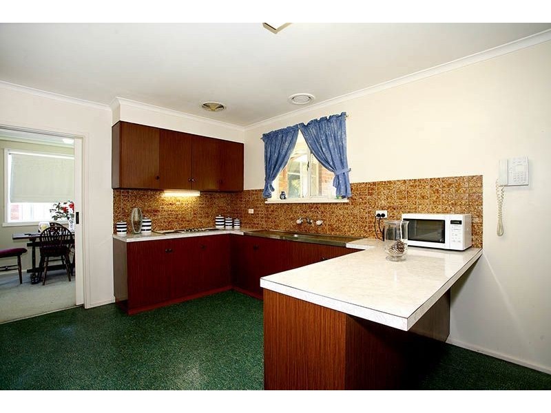 8 Bunting Court, Lalor VIC 3075