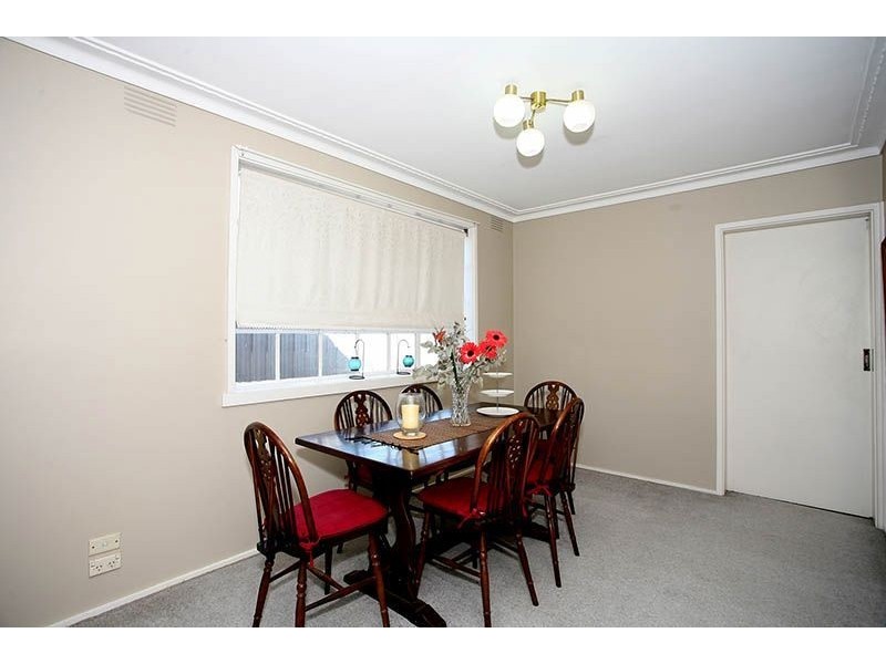 8 Bunting Court, Lalor VIC 3075