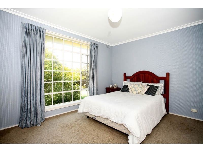 8 Bunting Court, Lalor VIC 3075