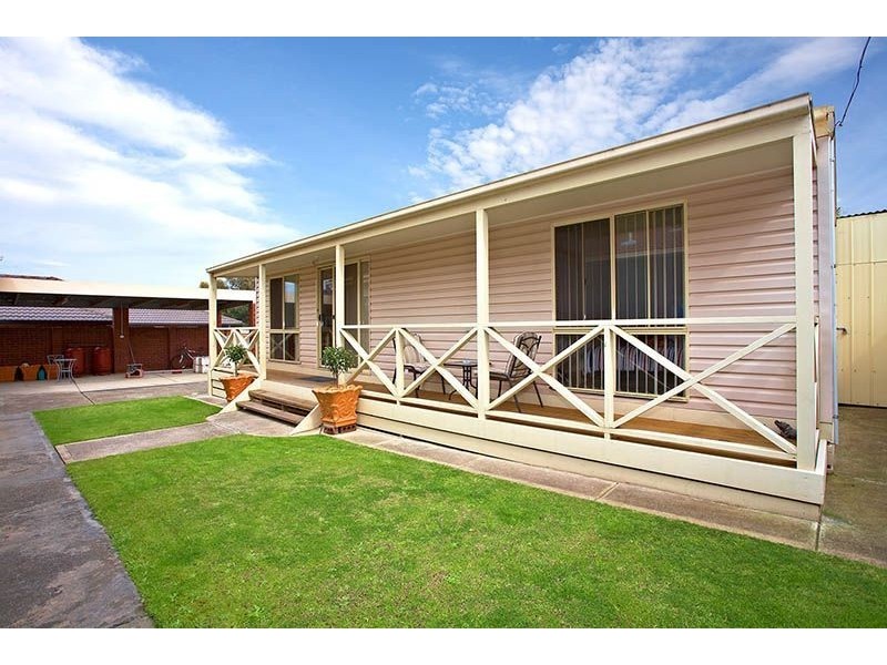 21 Pandora Avenue, Thomastown VIC 3074