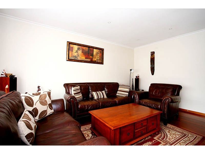 21 Pandora Avenue, Thomastown VIC 3074