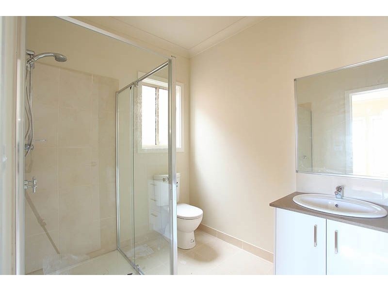 15 bluehill way, Epping VIC 3076